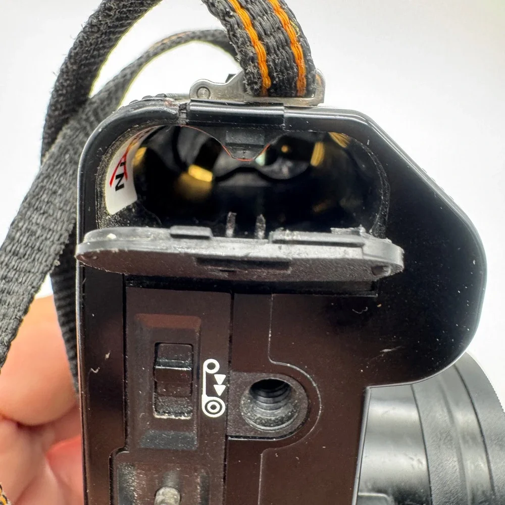 Canon AF35ML 35mm Film Camera 40mm f1.9‎ Fast Lens Vintage Point and Shoot Black